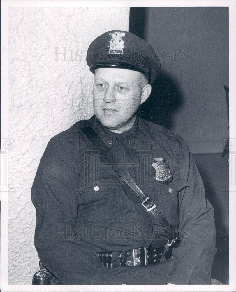 1946 Detroit, Michigan Policeman of the Month Delbert Spankle Press Photo - Historic Images