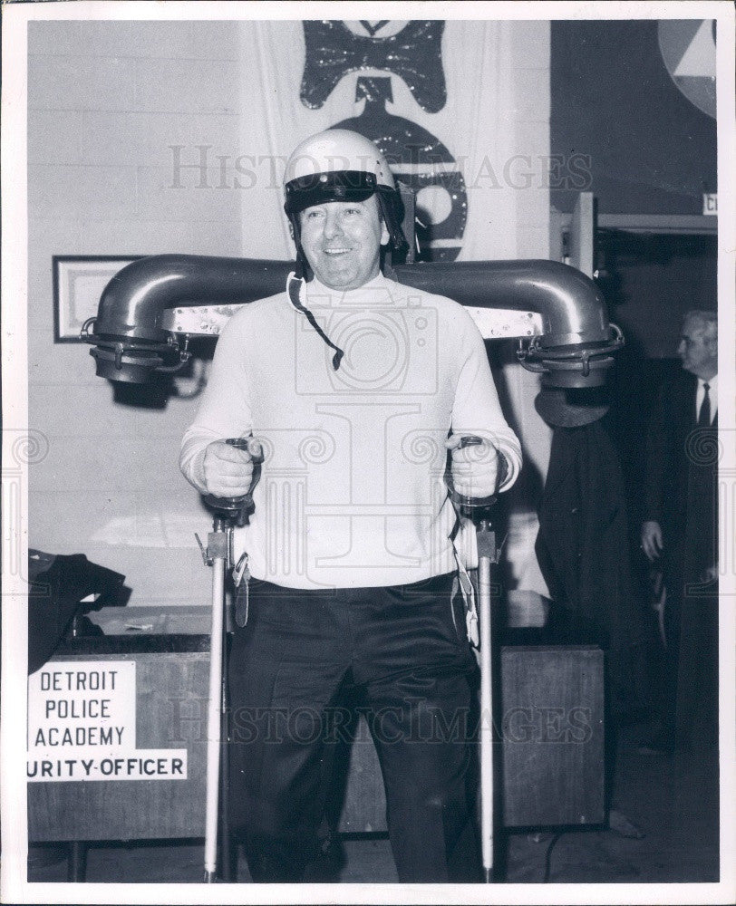 1970 Detroit MI Police Academy Flying Machine Johannes Spreen Press Photo - Historic Images