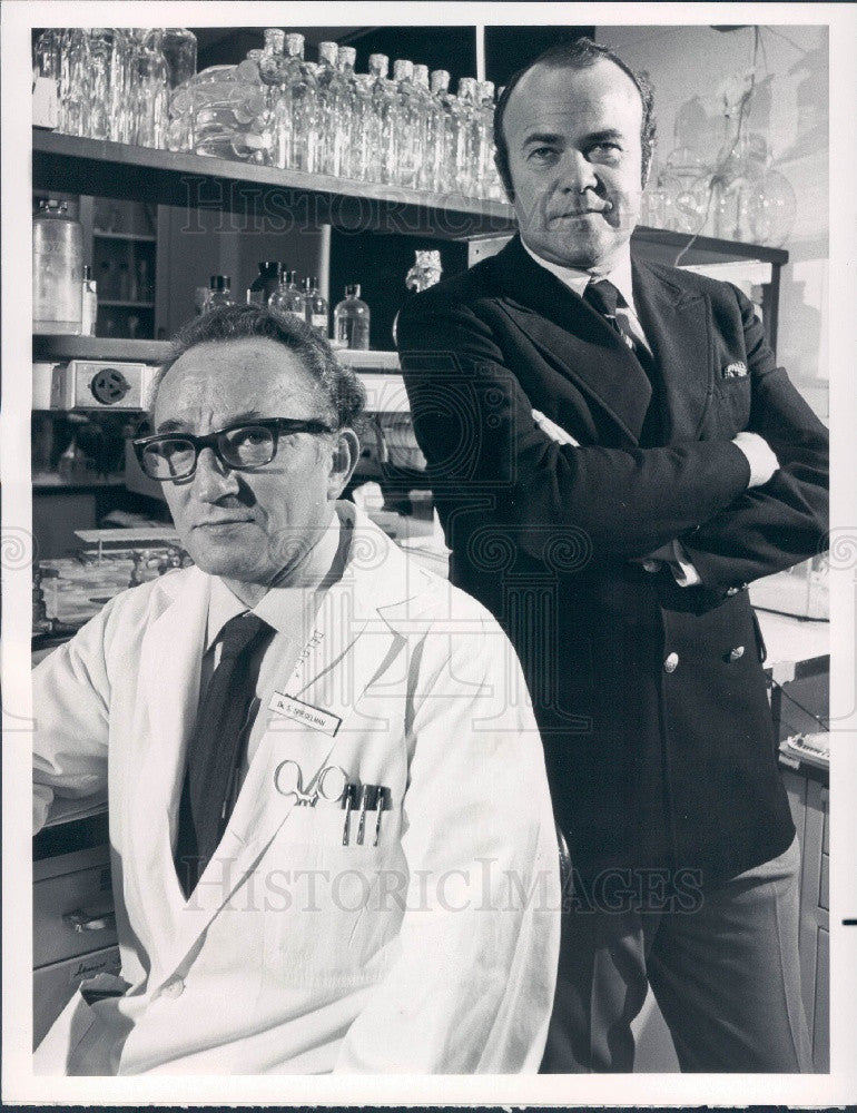 1971 NBC News Sander Vanocur &amp; Cancer Researcher Dr Spiegelman Press Photo - Historic Images