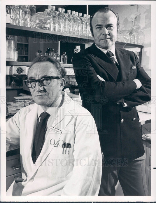 1971 NBC News Sander Vanocur & Cancer Researcher Dr Spiegelman Press Photo - Historic Images