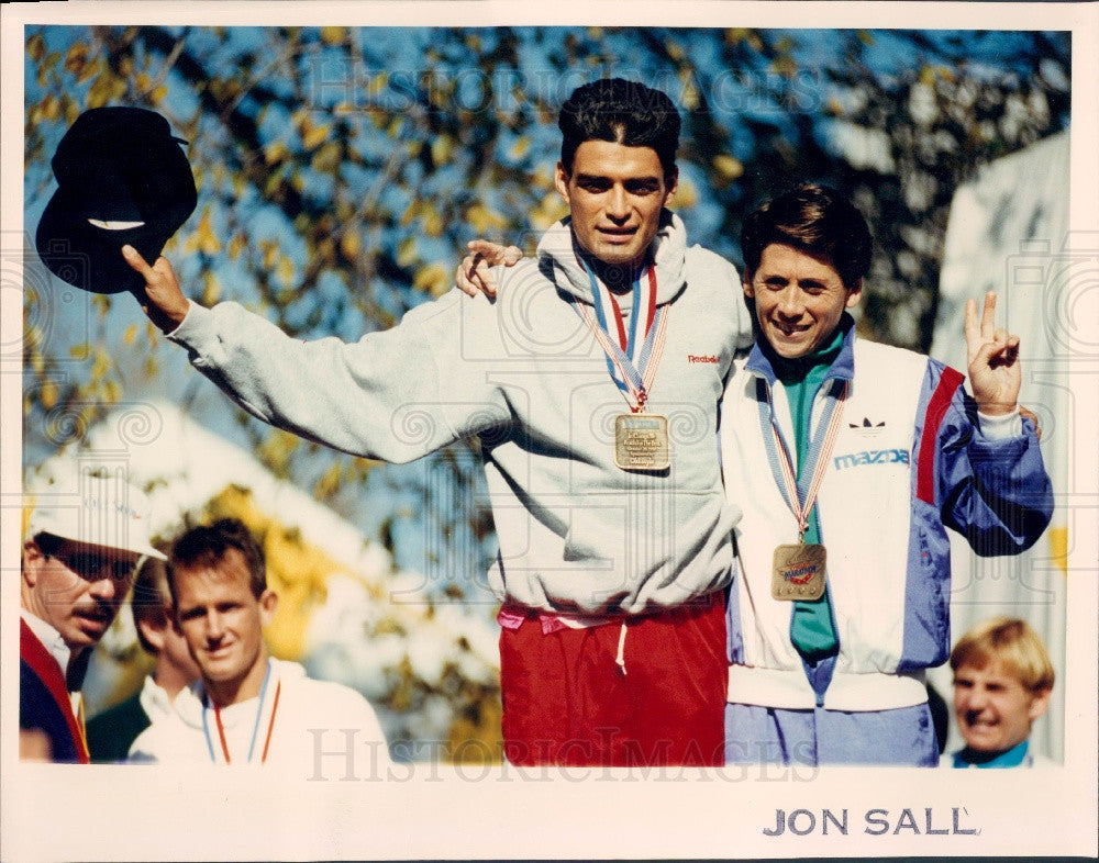 1990 Chicago Illinois Marathon Winners Martini Pitayo &amp; Aurora Cunha Press Photo - Historic Images