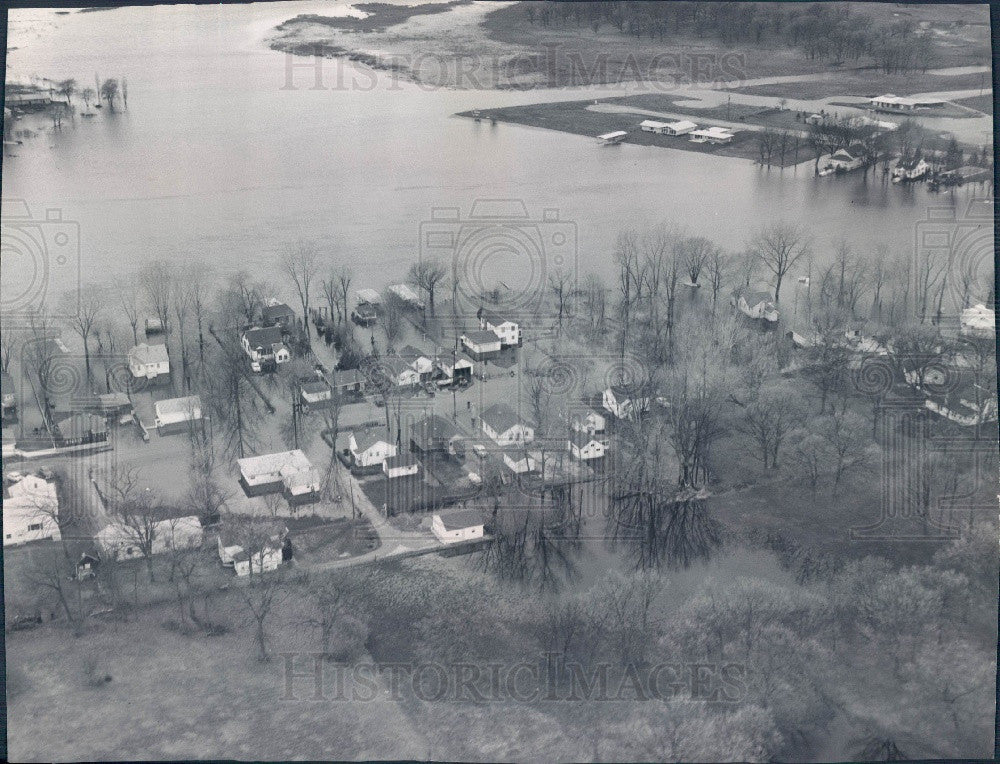 1962 McHenry, Illinois Sunset View Subdivision Flooding Press Photo - Historic Images