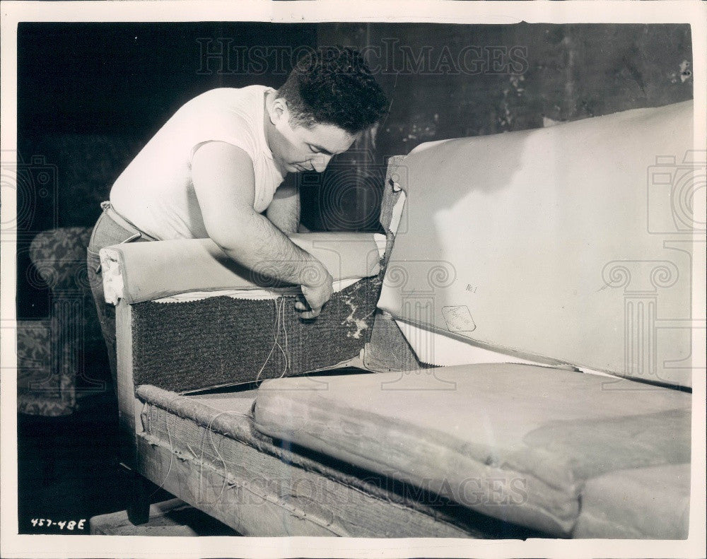1948 Chicago, Illinois Burton Furniture Company Airfoam Cushioning Press Photo - Historic Images