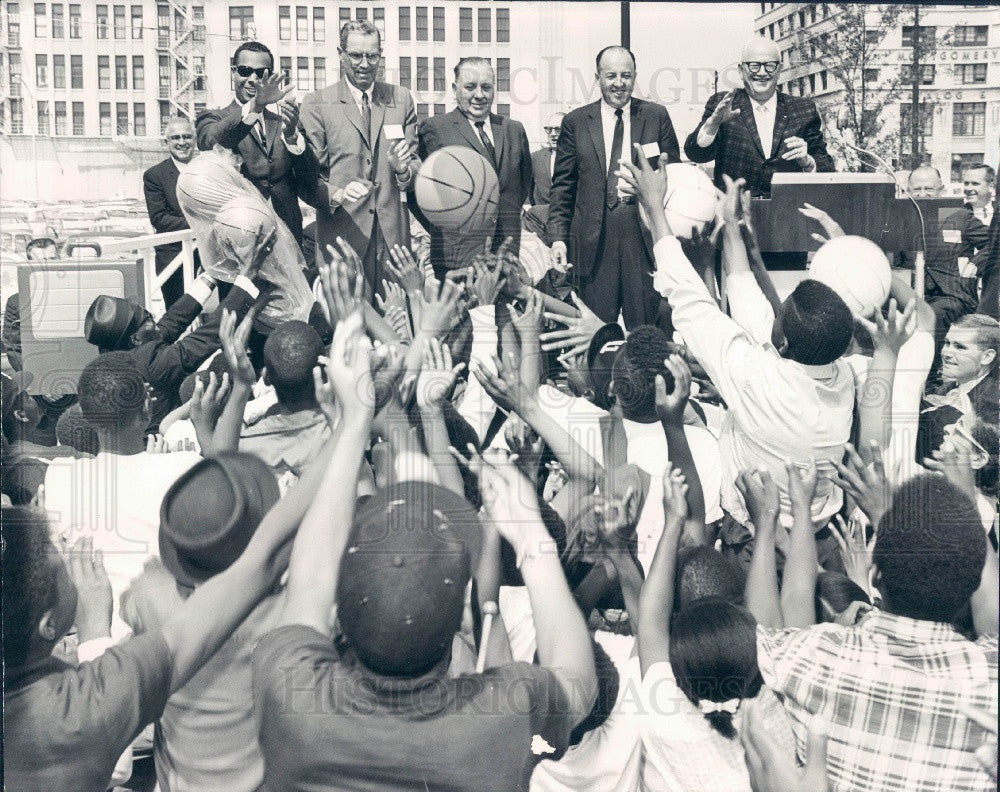 1965 Chicago, Illinois Montgomery Ward Playground Dedication Press Photo - Historic Images