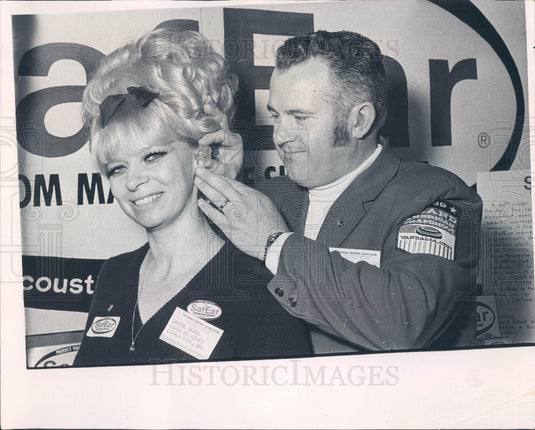 1970 Human Acoustics President Nelson Miller & SafEar Press Photo - Historic Images