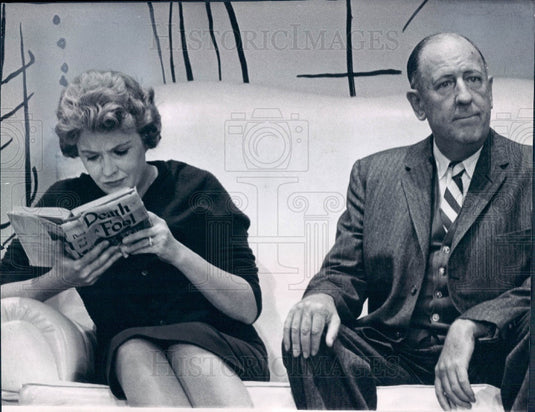 1960 Hollywood Actors Paul Ford & Peggy Cass Press Photo - Historic Images