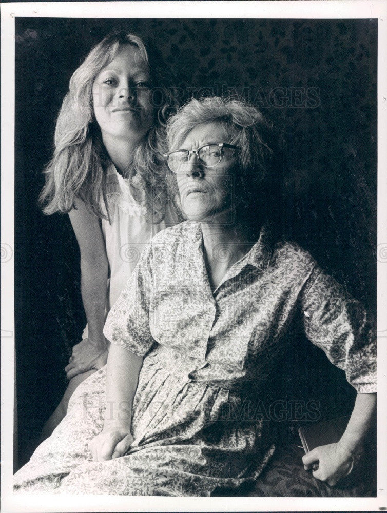 1973 Hollywood Actors Doris Petrie/Trudy Young Press Photo - Historic Images