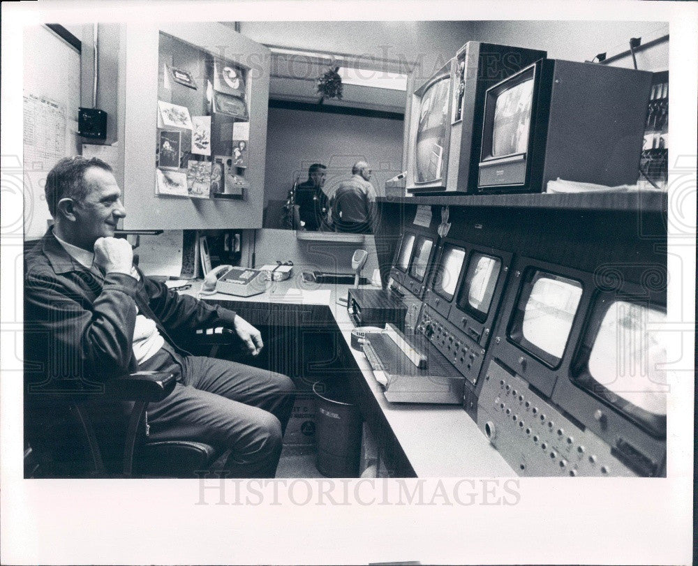 1977 Florida St Petersburg Times Newspaper Security Press Photo - Historic Images