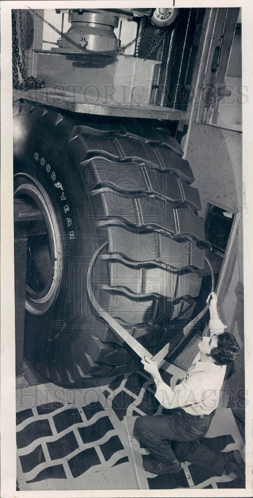 1972 Akron, Ohio Goodyear Radial Earthmover Tire Press Photo - Historic Images