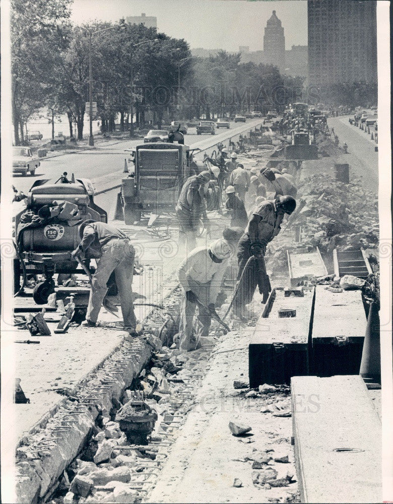 1966 Chicago, Illinois Resurfacing N Lake Shore Drive Press Photo - Historic Images