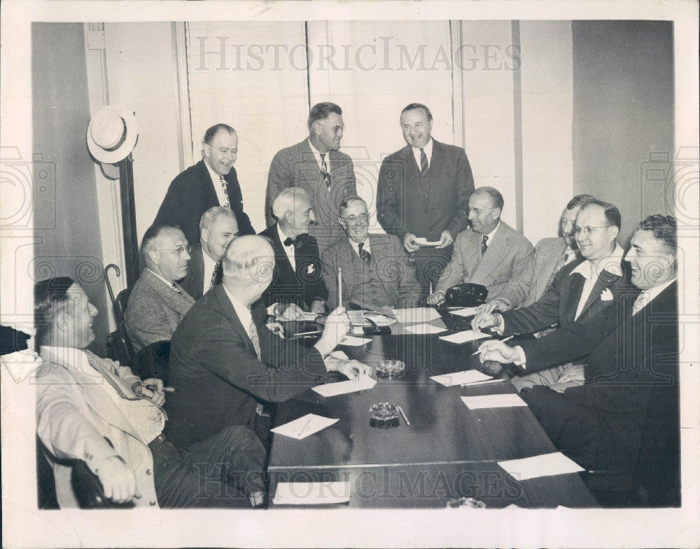 1947 Portland, Oregon Labor Management Committee Press Photo - Historic Images