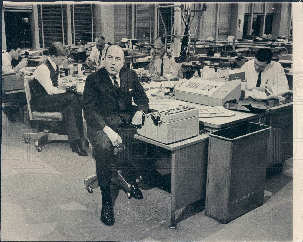 1966 Chicago IL TV Station WFLD, Sun-Times Editor Emmett Dedmon Press Photo - Historic Images