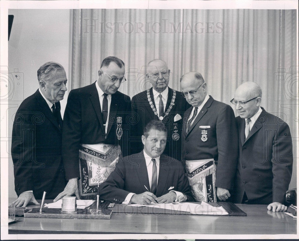 1962 Illinois Gov Kerner Proclaiming American Masonic Heritage Week Press Photo - Historic Images