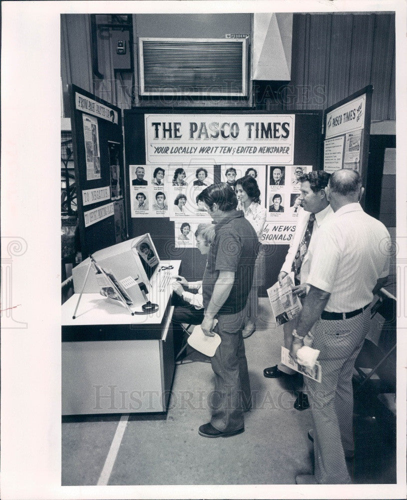 1977 Florida Pasco County Home Show Pasco Times CRT Display Press Photo - Historic Images