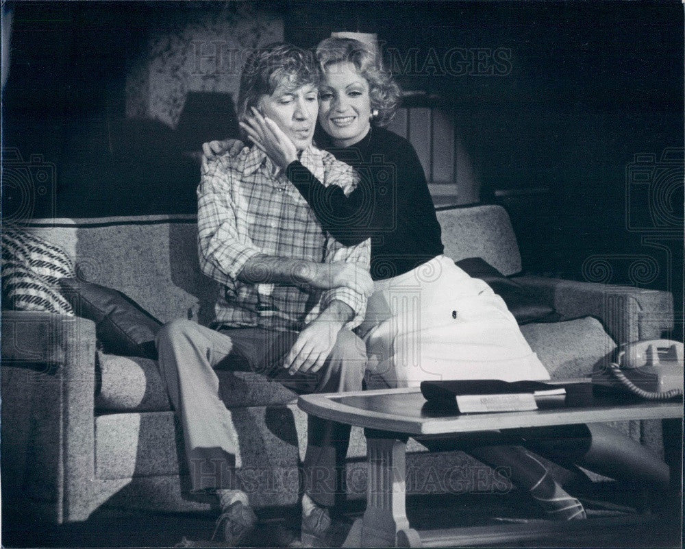 1977 Hollywood Actors Dreama Peery &amp; Bob Denver Press Photo - Historic Images