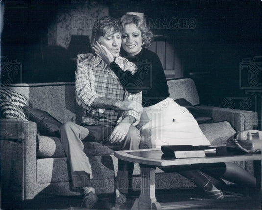 1977 Hollywood Actors Dreama Peery & Bob Denver Press Photo - Historic Images
