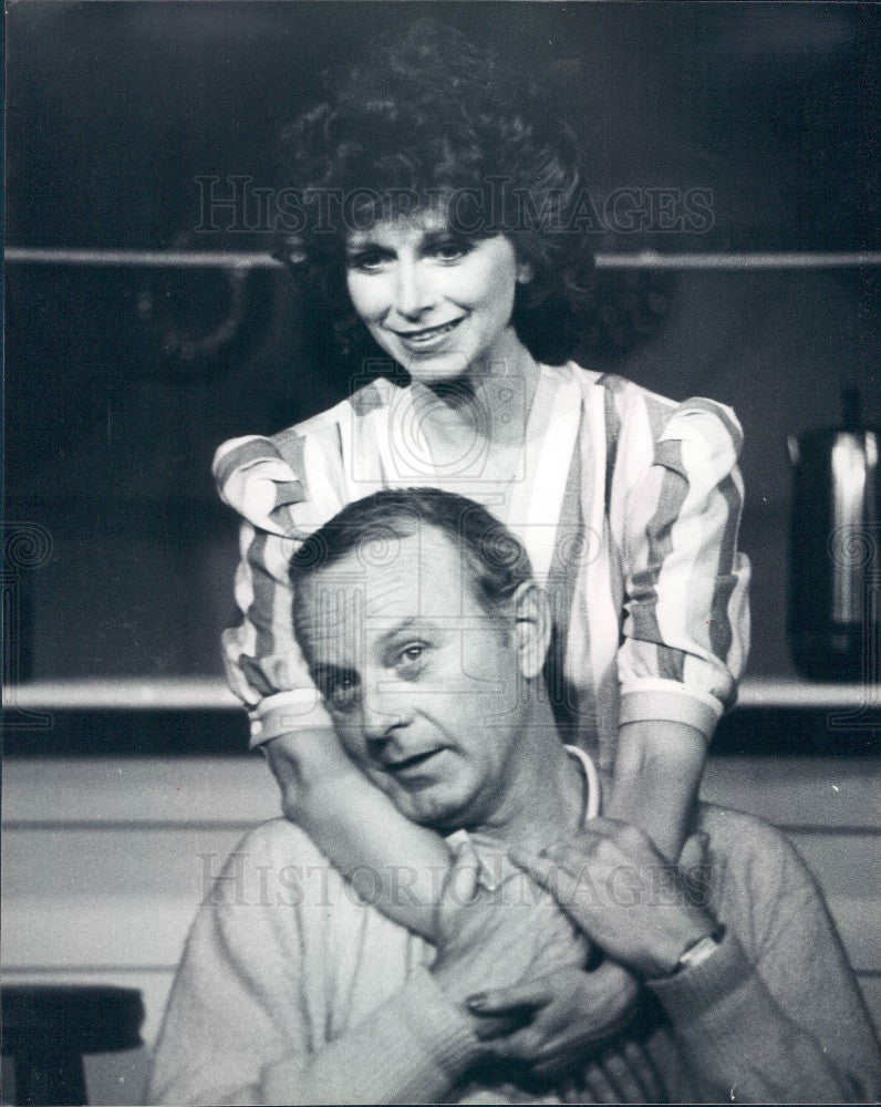 1985 Hollywood Actors Larry Linville &amp; Laura McDuffie Press Photo - Historic Images