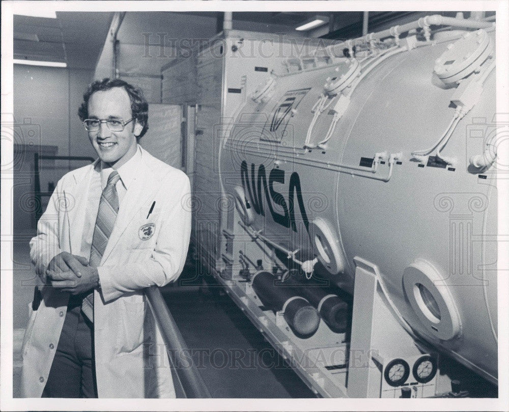 1979 Univ of Florida Gainesville Hyperbaric Chamber, Dr. Tom Poulton Press Photo - Historic Images