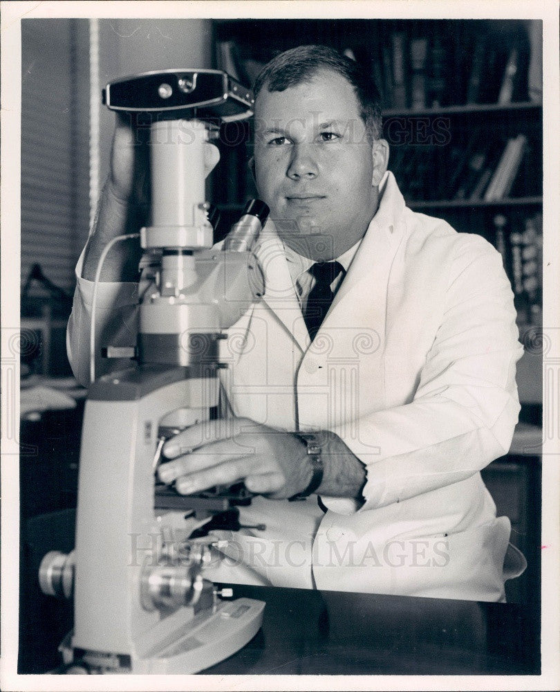 1967 Univ of Florida College of Medicine Student Kenneth Lasseter Press Photo - Historic Images