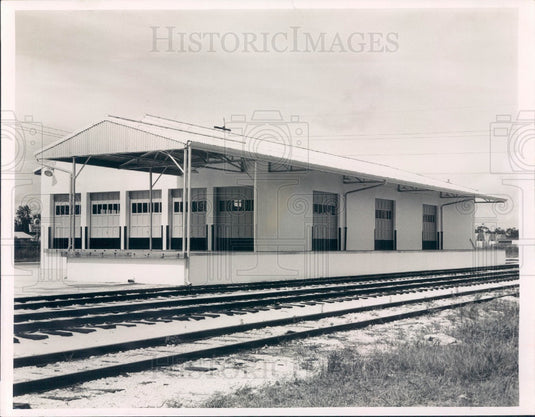 1954 St. Petersburg FL Universal Carloading & Distributing Warehouse Press Photo - Historic Images