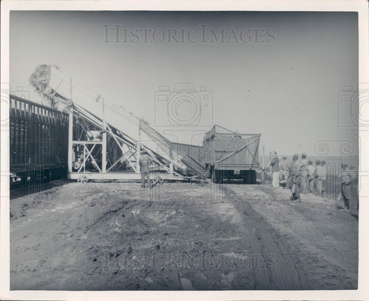 Undated Clewiston, Florida US Sugar Corp Cane Loader Press Photo - Historic Images