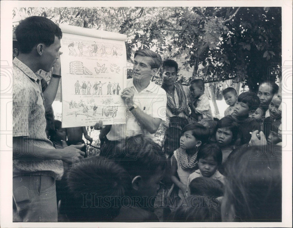 1964 US State Dept Rep Robert Warne in Vinh Binh Province, Vietnam Press Photo - Historic Images