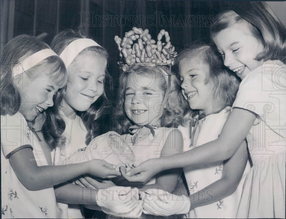 1963 Chicago, Illinois Kiwanis Little Miss Peanut Ginny Meadows Press Photo - Historic Images