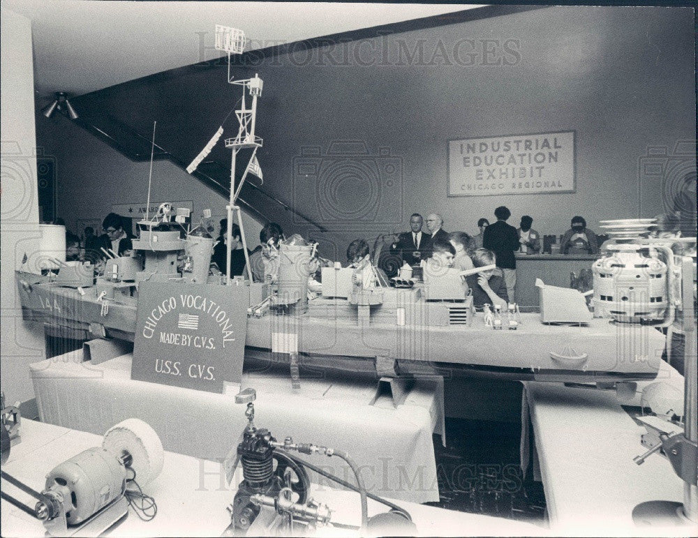 1968 Chicago, Illinois Industrial Education Exhibit Press Photo - Historic Images