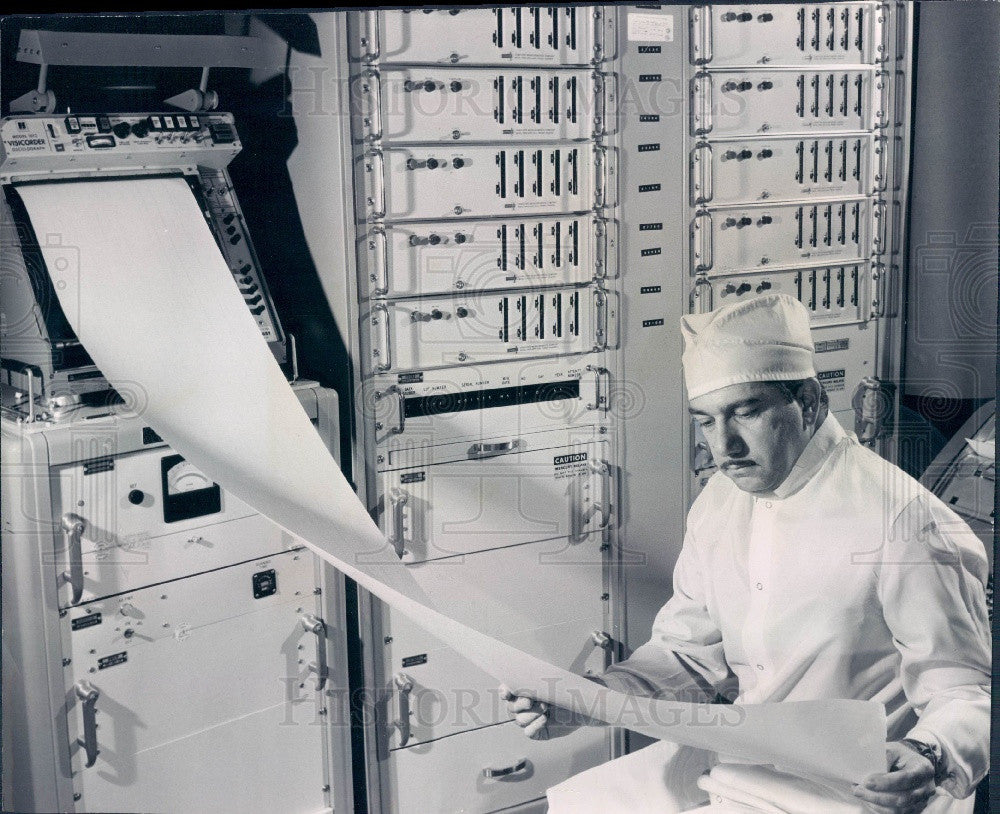 1967 Bulova Timer Lab Atomic Energy Comm Timer Test Oscillograph Press Photo - Historic Images