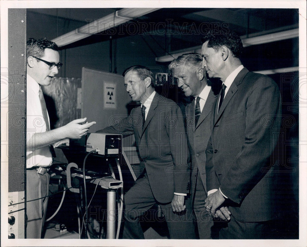 1968 University of Florida Gainesville Nuclear Science Laser Studies Press Photo - Historic Images