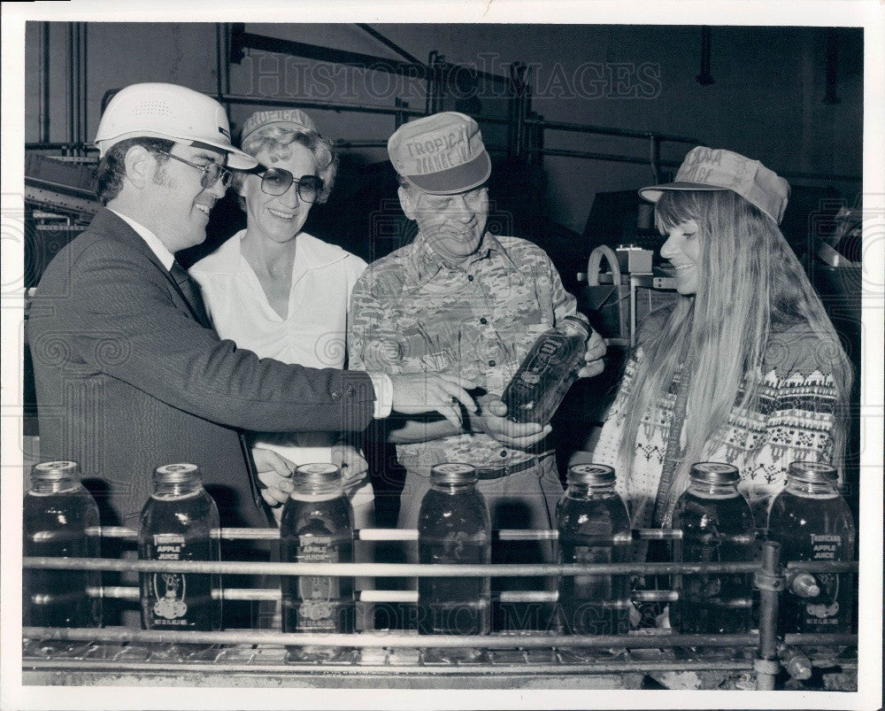 1976 Bradenton, Florida Tropicana Market Research Asst Dan English Press Photo - Historic Images