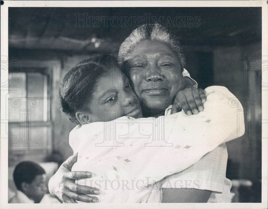 1979 Hollywood Actors Constance Good & Esther Rolle Press Photo - Historic Images