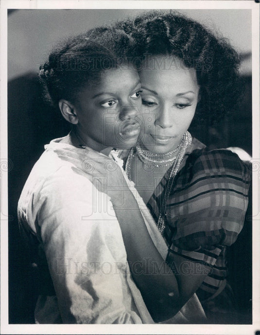1979 Hollywood Actors Constance Good & Diahann Carroll Press Photo - Historic Images