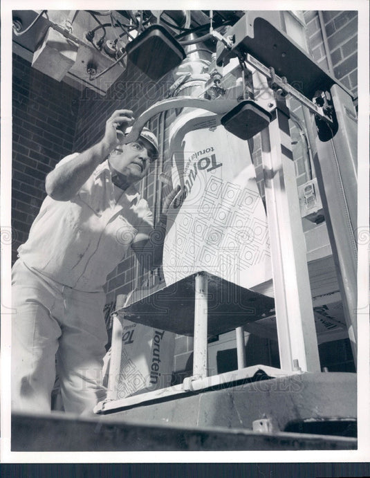 1977 Amoco Foods Company Torutein Yeast Production Press Photo - Historic Images