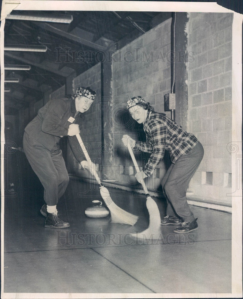 1957 Chicago, Illinois Curling Press Photo - Historic Images