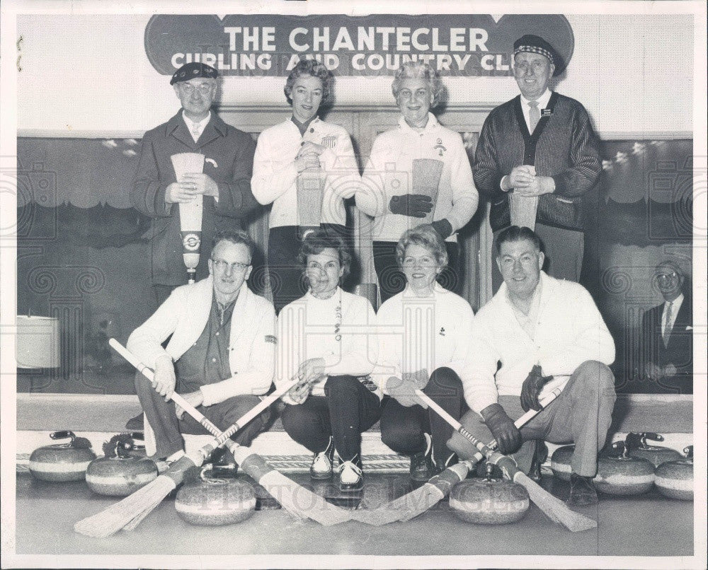 1961 Chicago, Illinois Curling Club Team Press Photo - Historic Images