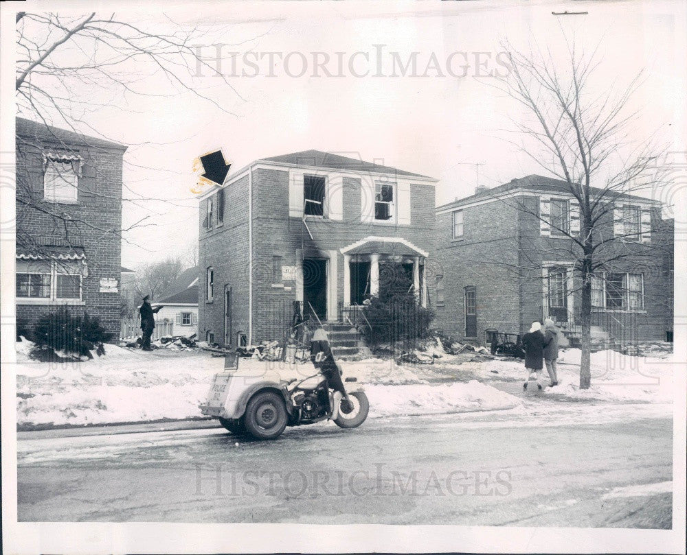 1960 Chicago, Illinois Angelucci Home Fatal Fire on Wentworth Press Photo - Historic Images