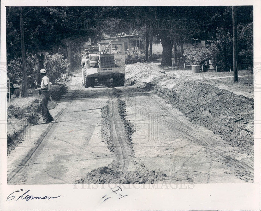 1977 Largo, Florida Chapman Heights Roadbed Paving Press Photo - Historic Images