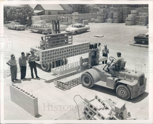 1961 Raybestos-Manhattan Inc Epoxy Building Material Press Photo - Historic Images