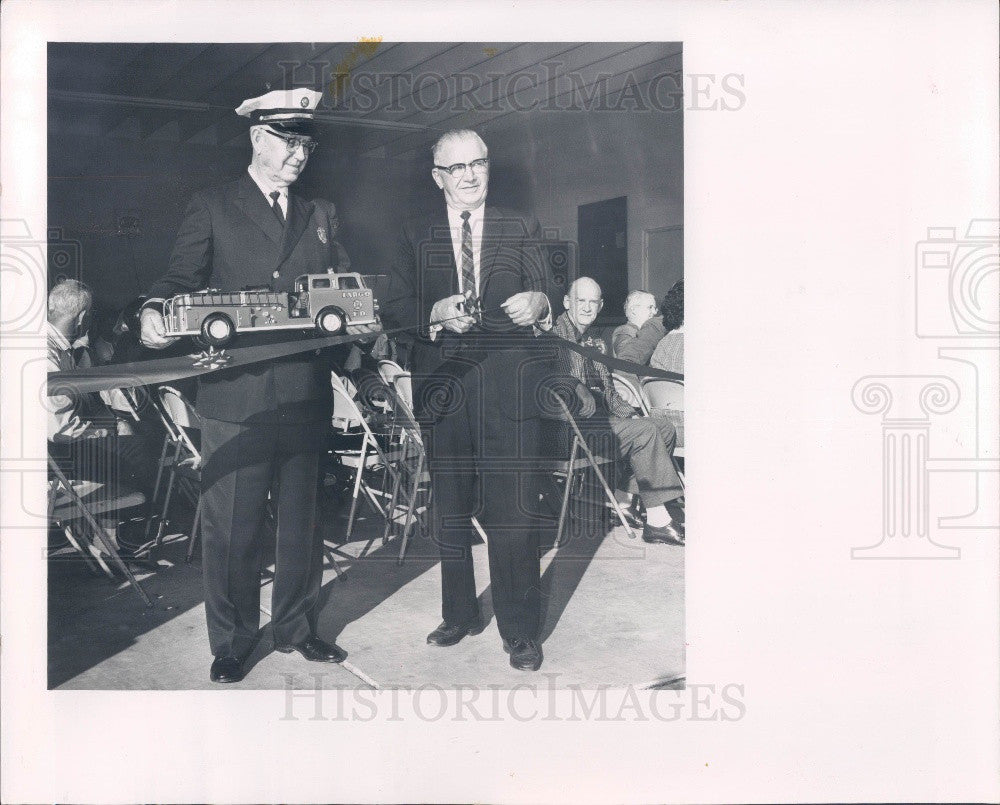 1963 Largo FL Fire Station Dedication, Chief Manning &amp; Mayor Powell Press Photo - Historic Images