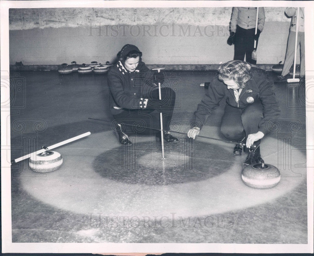 1961 Chicago, Illinois Curling Saddle &amp; Cycle Club Press Photo - Historic Images