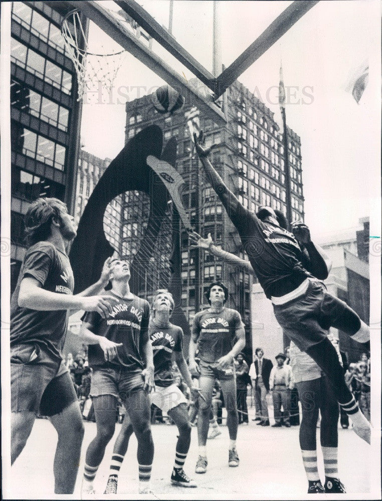 1974 Chicago IL Mayor Daley Neighborhood Program Basketball Tourney Press Photo - Historic Images