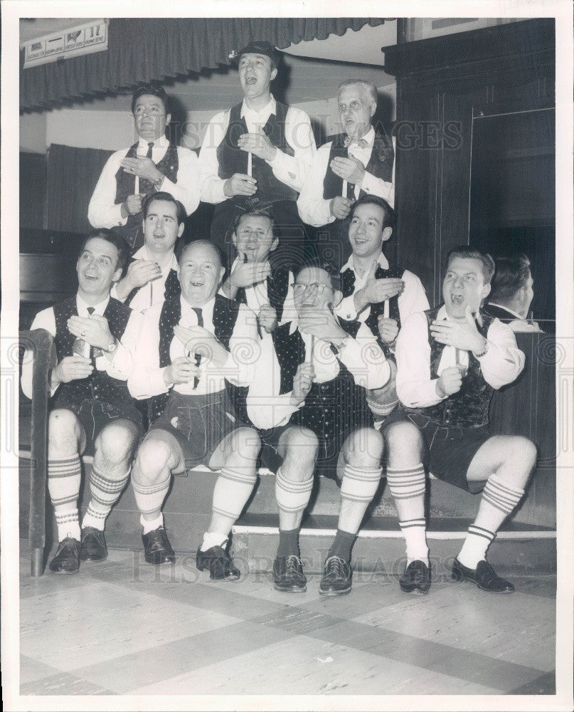 1964 Chicago IL Math Igler&#39;s Casino Singing Waiters Christmas Show Press Photo - Historic Images