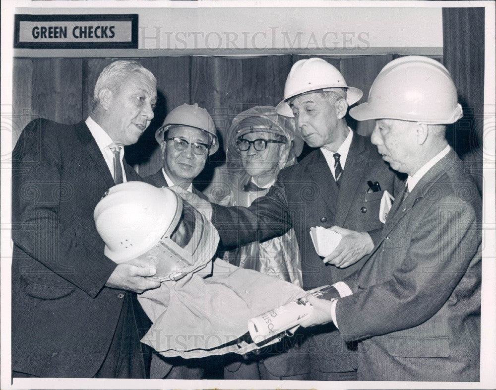 1965 Chicago, IL National Safety Congress &amp; Expo Protective Hats Press Photo - Historic Images