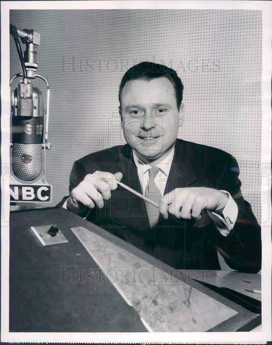 1954 Veteran War Correspondent & Newscaster Merrill Mueller Press Photo - Historic Images