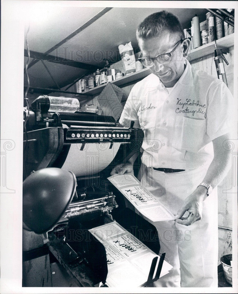 1966 St. Petersburg Florida Key Laboratories Owner Gordon Othner Press Photo - Historic Images