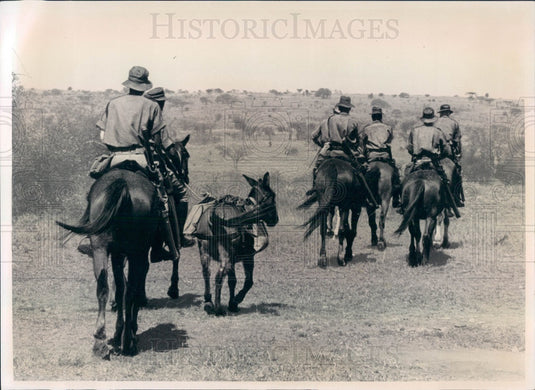 1968 Kenya Police Stock Theft Unit Patrolling the Prairies Press Photo - Historic Images