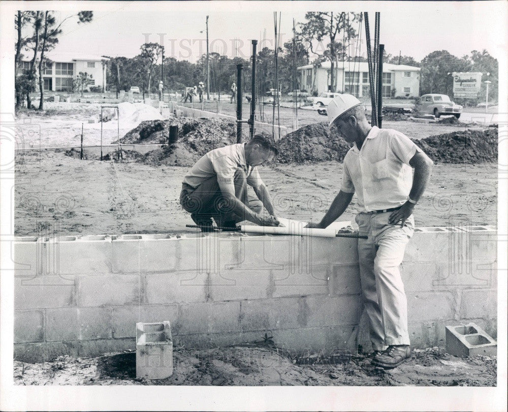 1966 St. Petersburg Florida Edgewater Gardens Apts Construction Press Photo - Historic Images