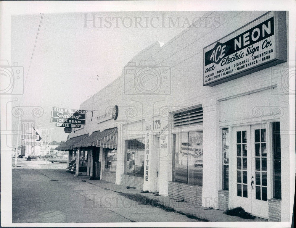 1970 St. Petersburg, Florida Sunken Gardens Area Press Photo - Historic Images