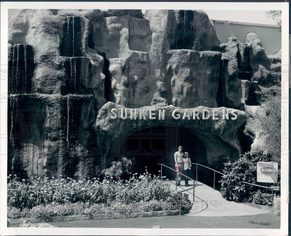 1974 St. Petersburg, Florida Sunken Gardens Waterfall Cave Entrance Press Photo - Historic Images